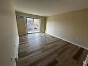 Building Photo - **FEBRUARY 2025 LEASING SPECIAL - $250 OFF...