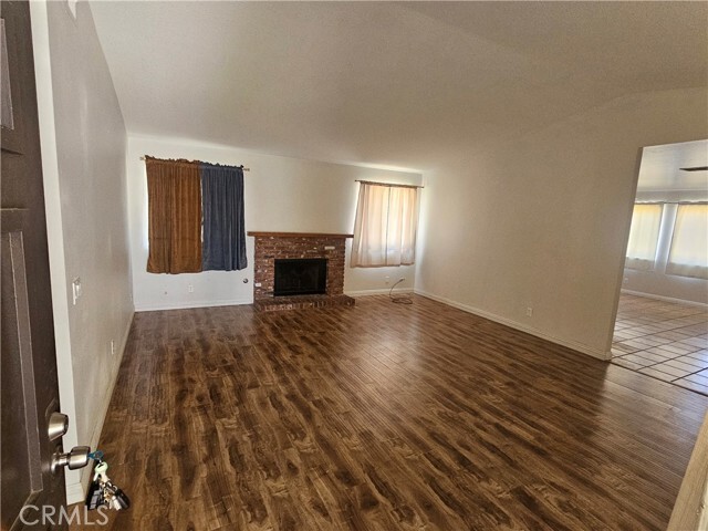 Building Photo - 890 N Driftwood Ave