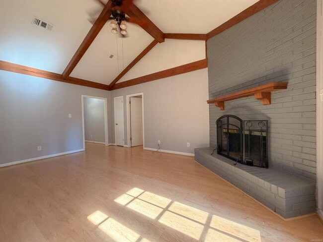 Building Photo - 122 Primrose Dr