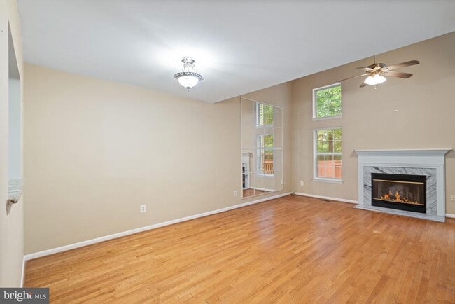 Building Photo - 8303 Linden Oaks Ct
