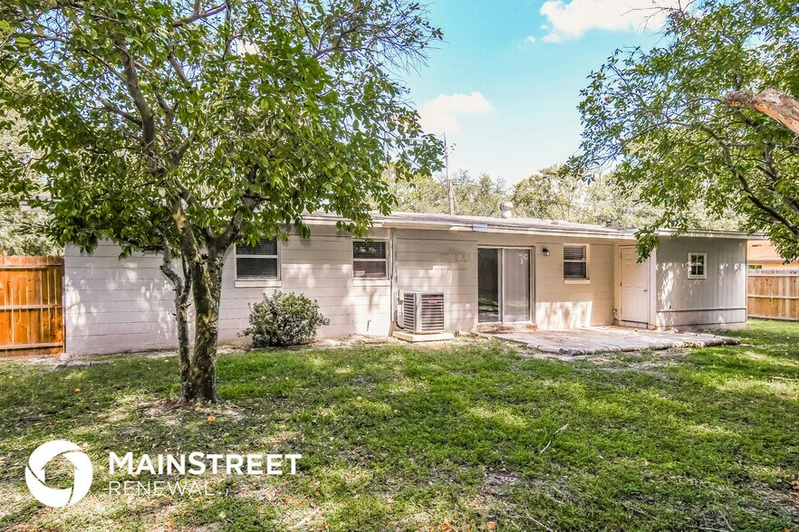 Building Photo - 6430 Lucente Dr