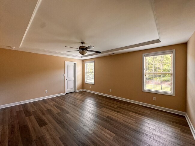 Building Photo - Well-Maintained 4 Bed 2.5 Bath Home in Westgate