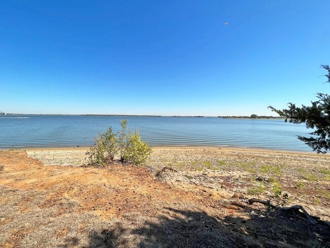 Building Photo - Great 2 Bdrm 2 Bath Condo in Lake Dallas Tx