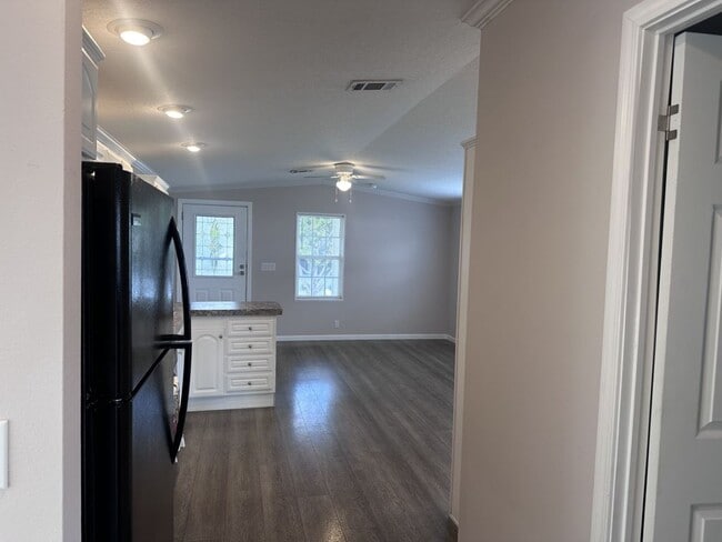 Building Photo - 6522 S Brandywine Dr