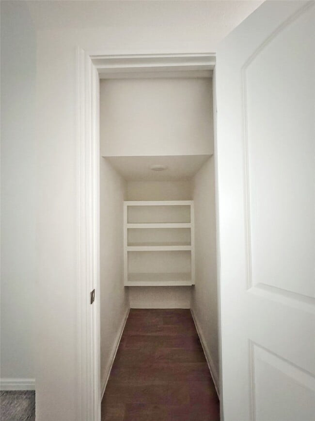Building Photo - 245 Water Oak