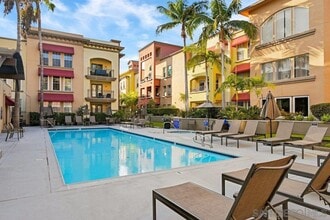 Building Photo - UPTOWN DISTRICT Ground Floor End Unit-2 Bedroom / 2 Bathroom-AVAILABLE NOW!