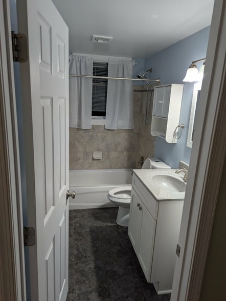 Building Photo - 14026 Burntwoods Rd