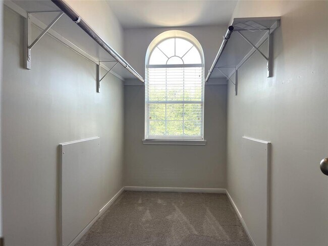 Building Photo - 6411 Virginia Fields Dr