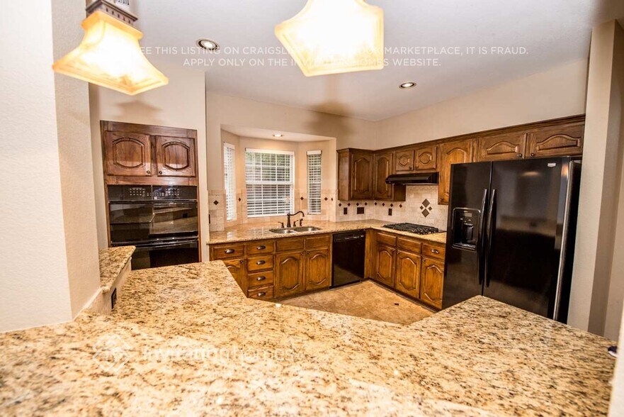 Building Photo - 1621 Churchill Ln