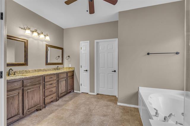 Building Photo - 754 Monterey Dr