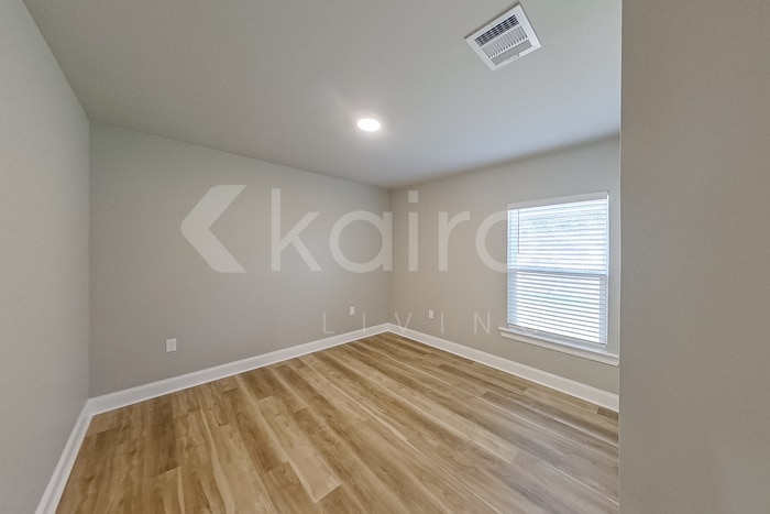 Building Photo - 1534 Cannes Ave