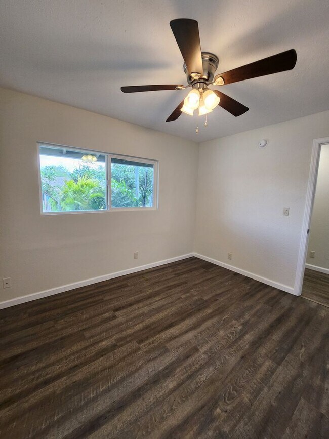 Building Photo - 2/1 Cottage in North Kihei