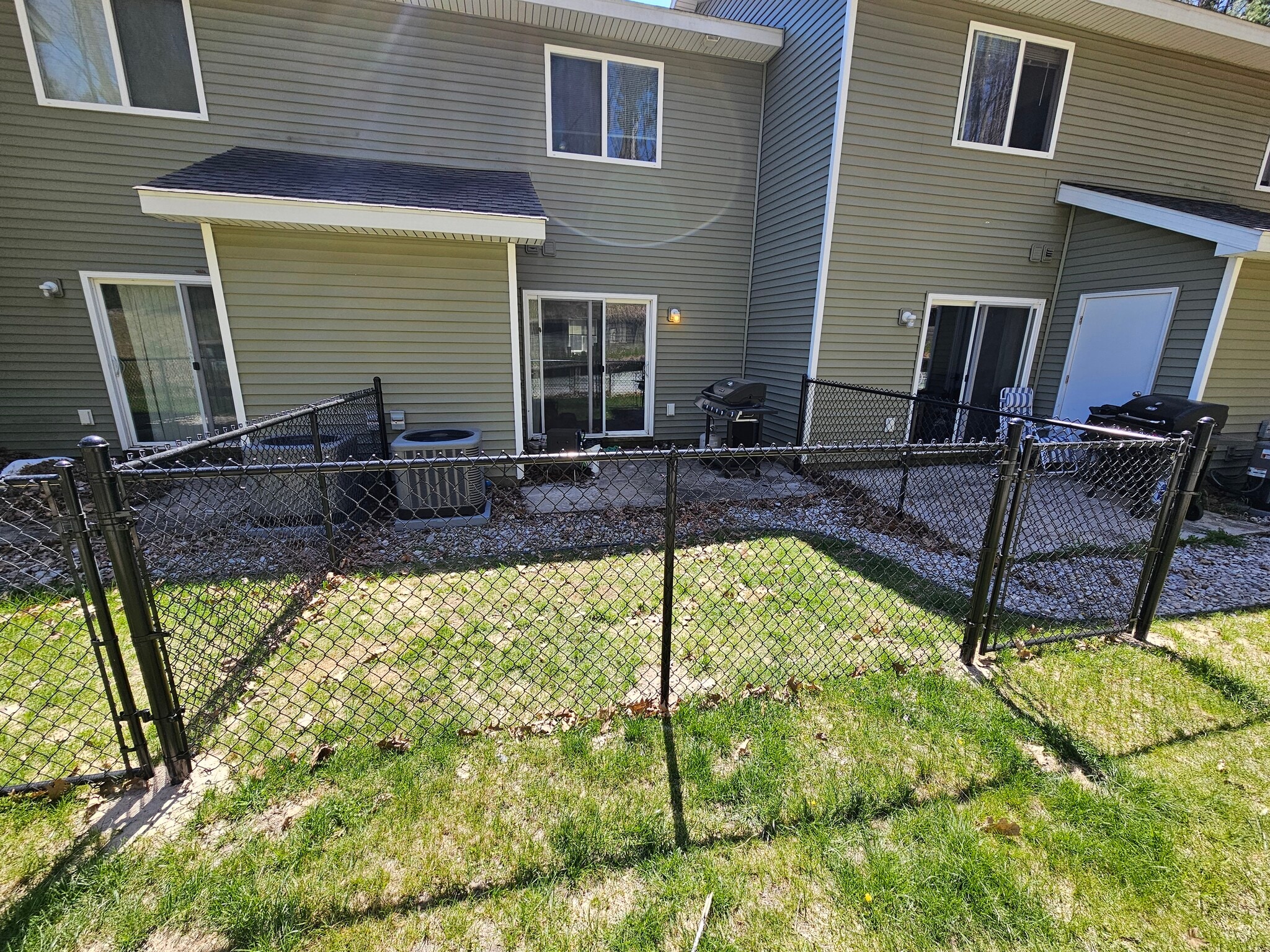 Building Photo - 3843 Vale Dr