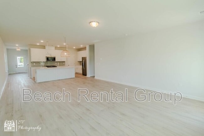 Building Photo - 1863 Villena Dr