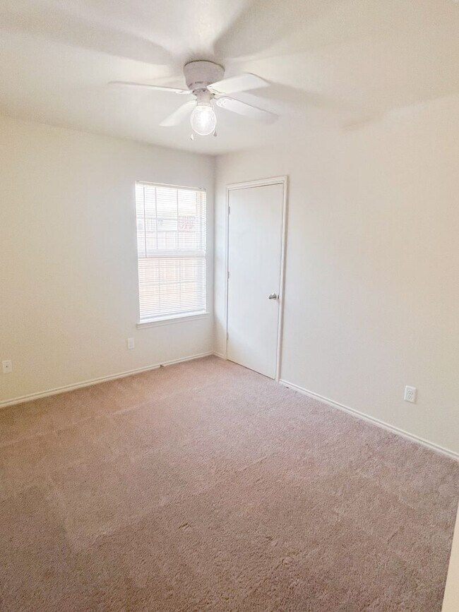 Building Photo - 6302 Temora Loop