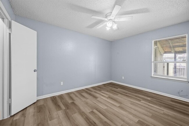 Building Photo - 204 Northcrest Cir