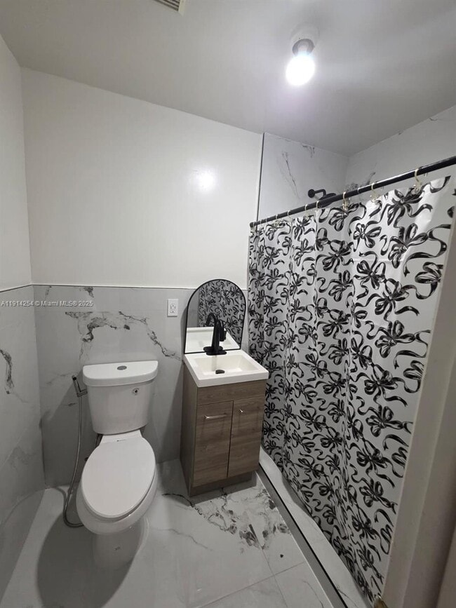 Building Photo - 2970 SW 17th St