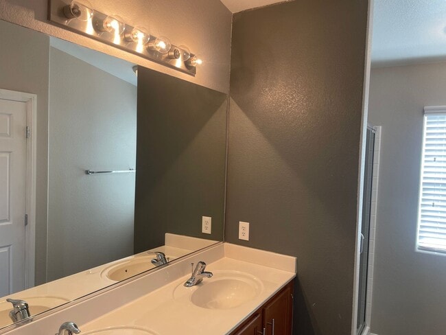 Building Photo - 2359 Koho Dr