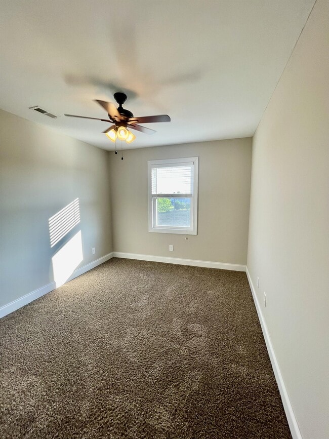 Building Photo - 211 Capstone Dr