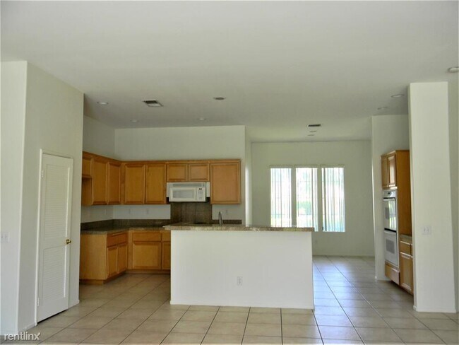 Building Photo - 3 br, 2 bath House - 44235 Yucca Dr