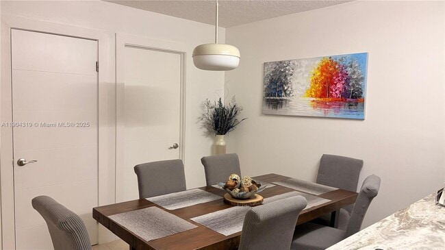 Building Photo - 206 Charter Way