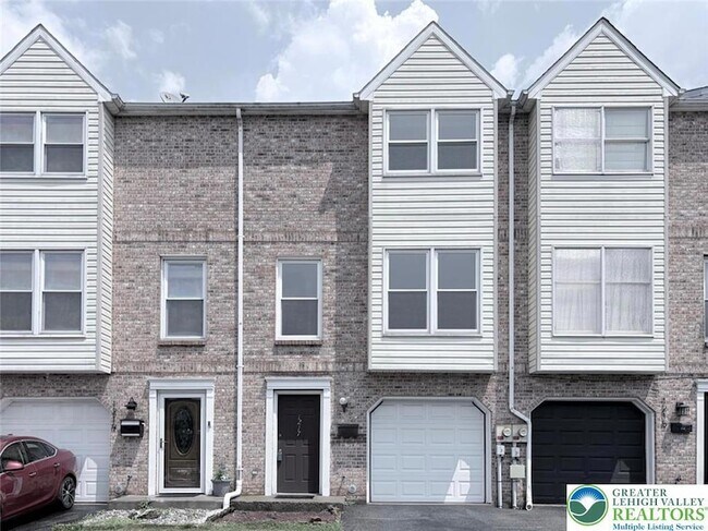 Building Photo - 1217 N Nelson St