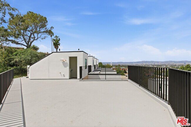 Building Photo - 3845 Don Tomaso Dr