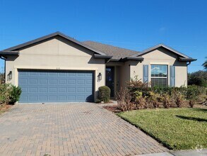 Building Photo - Make This Apopka Beauty Your Home