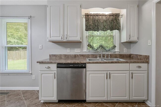 Building Photo - 3970 Loufield Dr