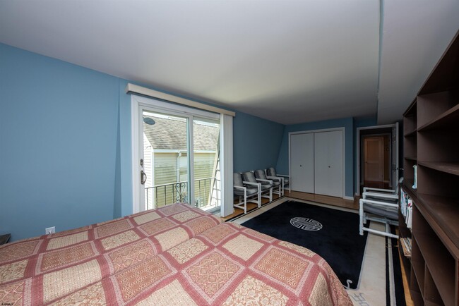 Building Photo - 3201 Bayland Dr