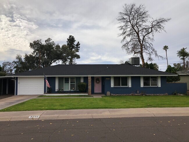 Newly painted home! - 3344 N 62nd Plz