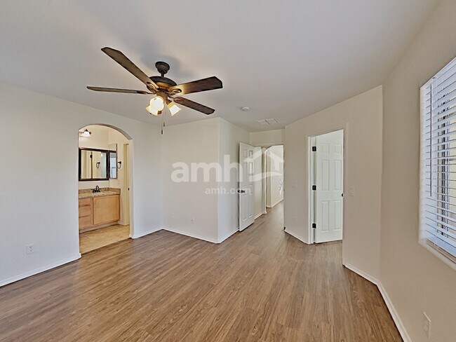 Building Photo - 14223 W Country Gables Dr