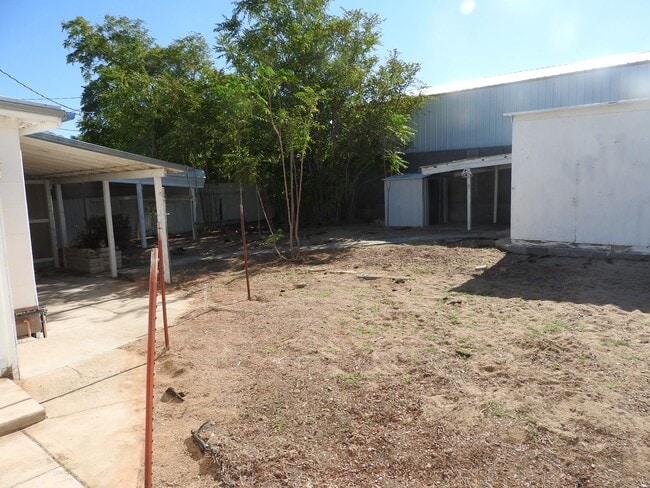 Building Photo - 2412 Ashfork Ave