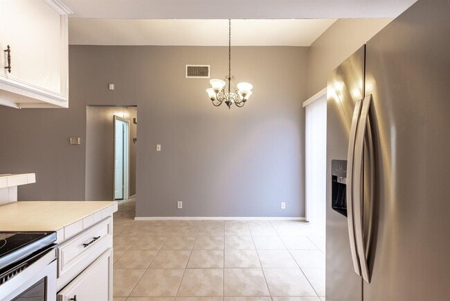 Building Photo - 9009 Sawtooth Ln