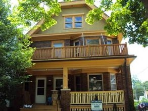 Building Photo - 319 E Montana St