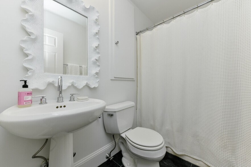 Building Photo - 24 Fayette St