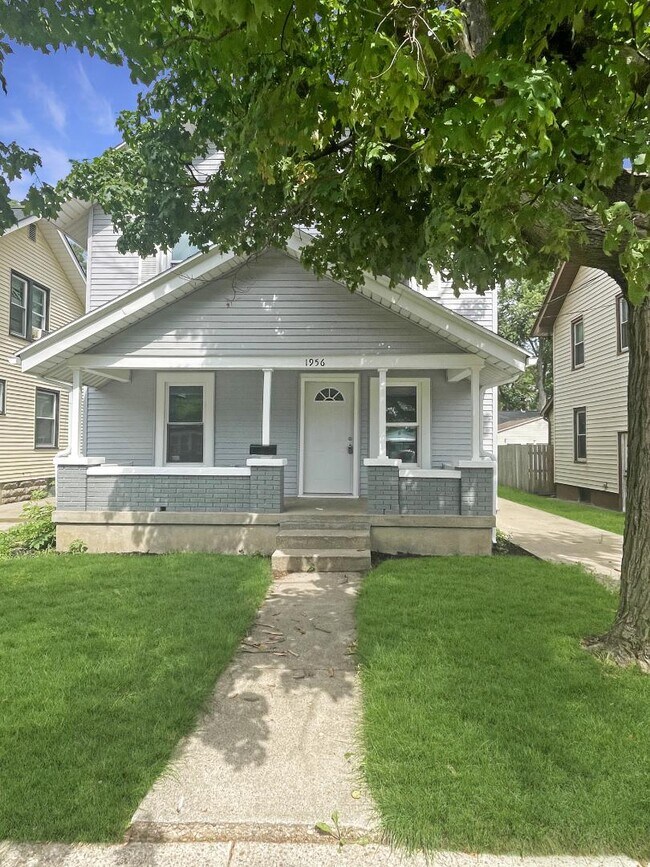 Building Photo - 1956 Huizen Ave SW