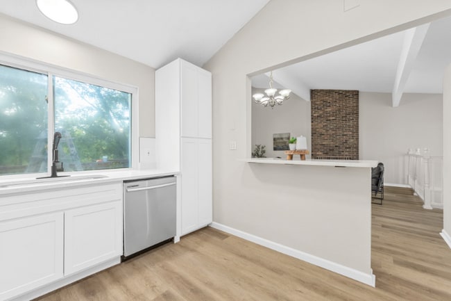 Building Photo - 907 Award Dr