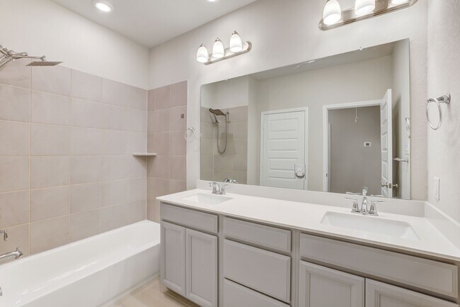 Building Photo - 1523 Parkland Oak Dr