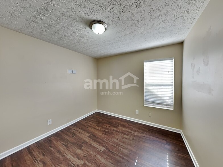 Building Photo - 3009 Sentinel Cir