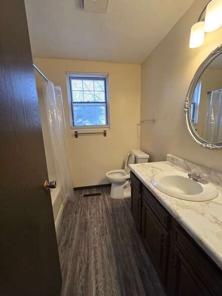 Building Photo - 1235A Thiher Dr