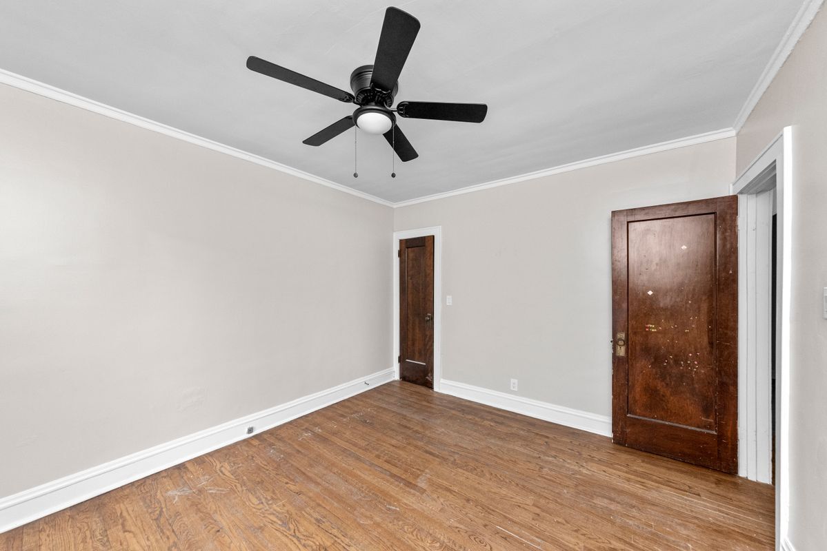 Building Photo - 1934 W Estes Ave