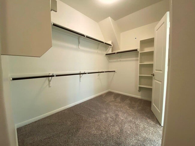 Building Photo - 1425 Morning View Rd