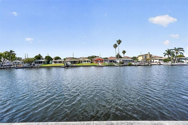 Building Photo - 4758 Jasper Dr