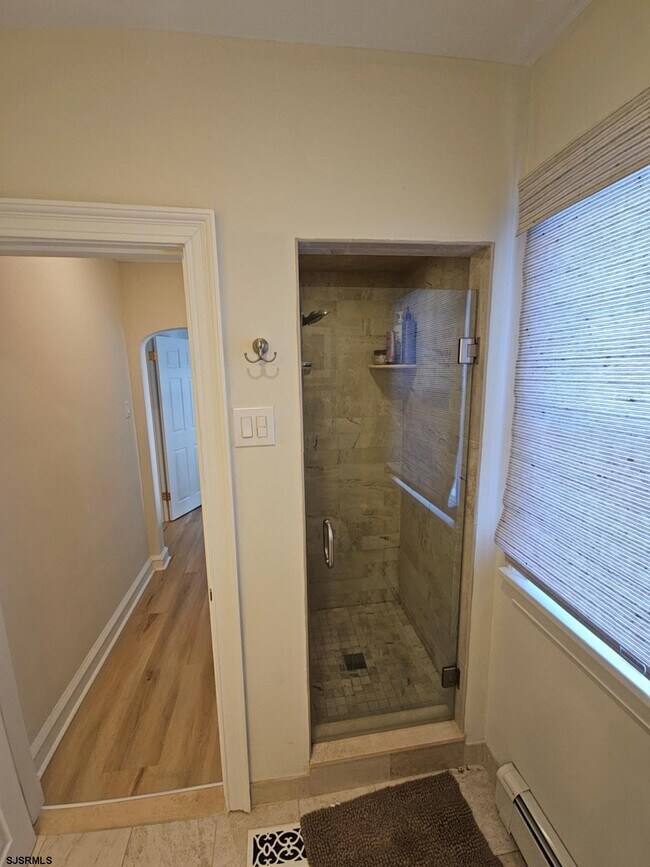 Building Photo - 107 S Dover Ave