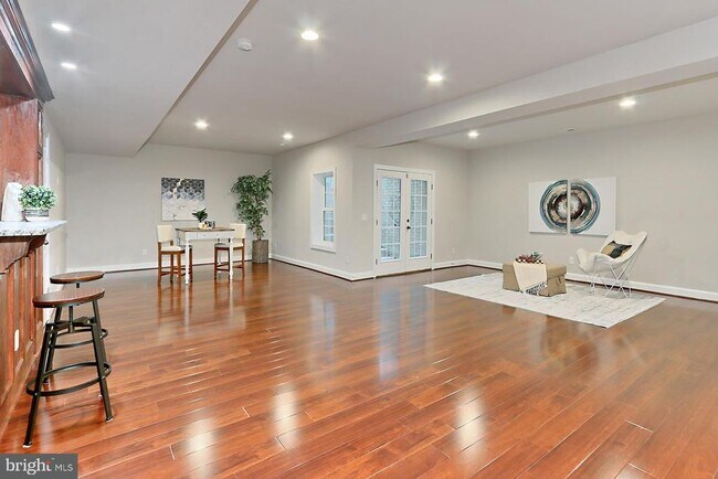 Building Photo - 6526 Dearborn Dr