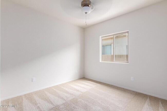 Building Photo - 10926 W Whitton St