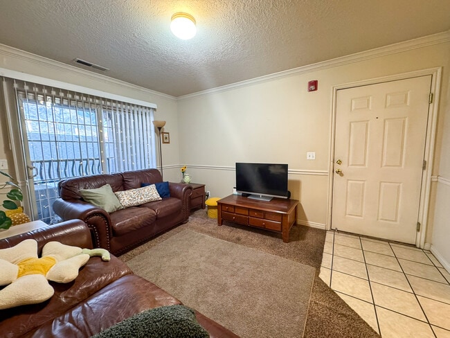 Building Photo - 1080 E 450 N