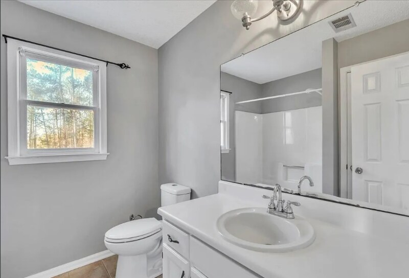 Building Photo - 1570 Johnson Rd