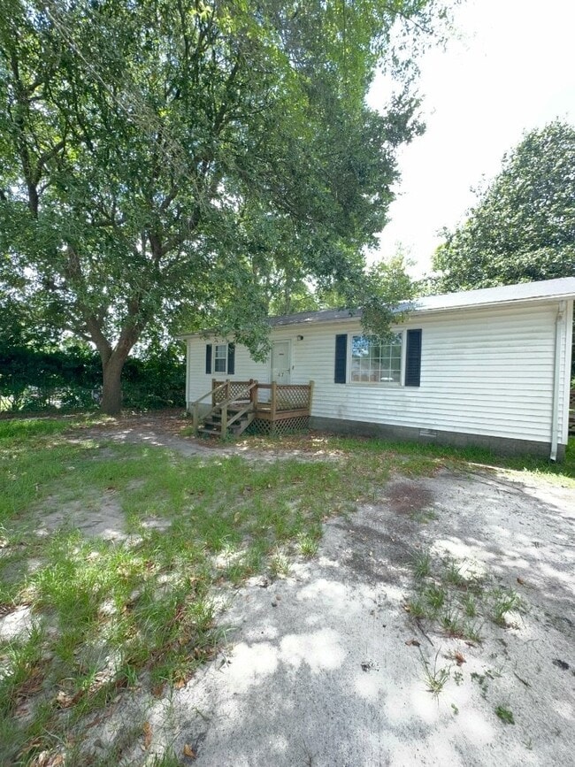 Building Photo - 47 East Dr